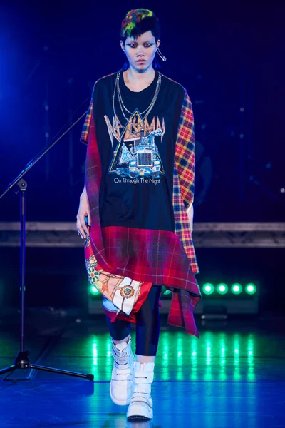 Look 37